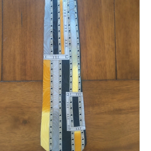 🇨🇦 Vintage authentic Gianni Versace silk tie - Picture 4 of 10